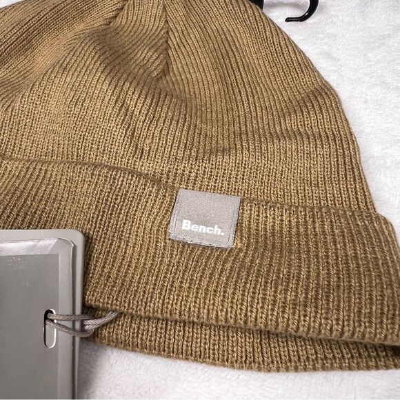 Bench beanie ❄️ NWT ❄️ cotton blend - Picture 2 of 7